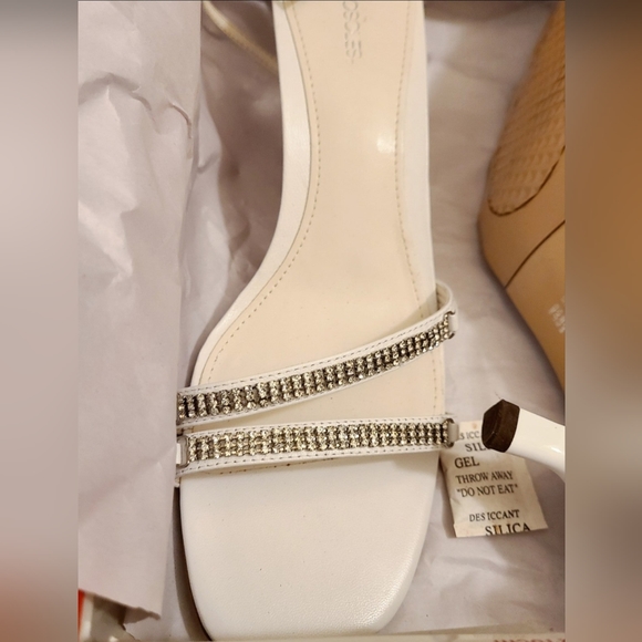 Aerosoles "Fresh Start" White Leather (Rhinestone Encrusted) Ankle Strap Sandals - Picture 2 of 11